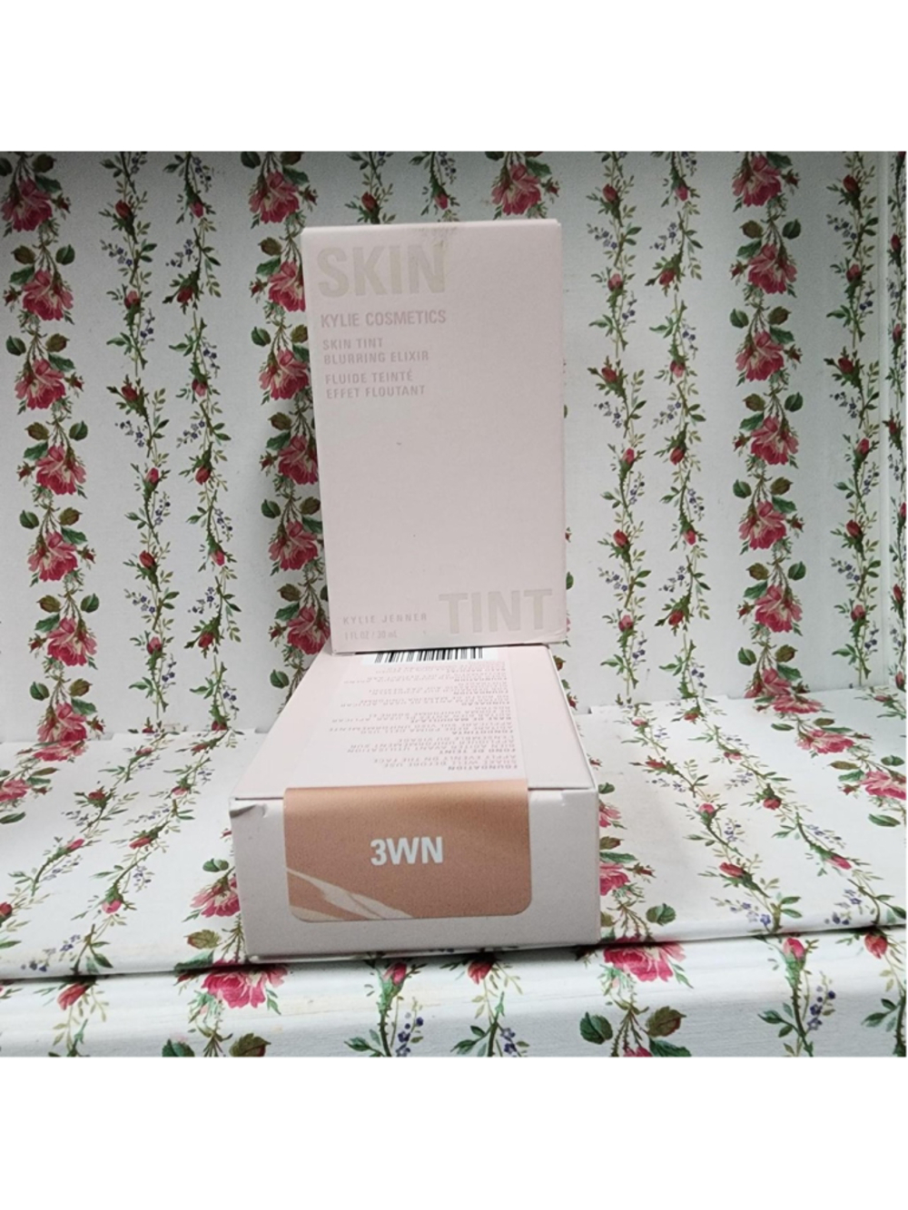 Kylie Skin tint in 3WN
#kylie #tint